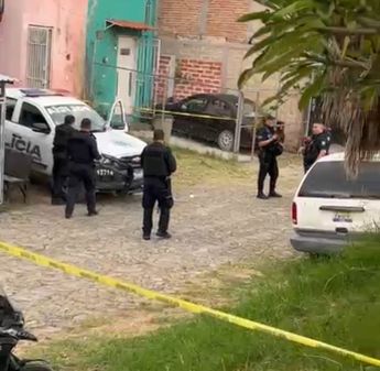Elementos de la Policía de Tlaquepaque acudieron a la vivienda y entrevistaron a la residente