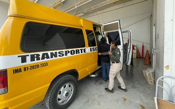 En NL, someten a revisión a casi de 700 unidades de transporte escolar / Víctor González Garza
