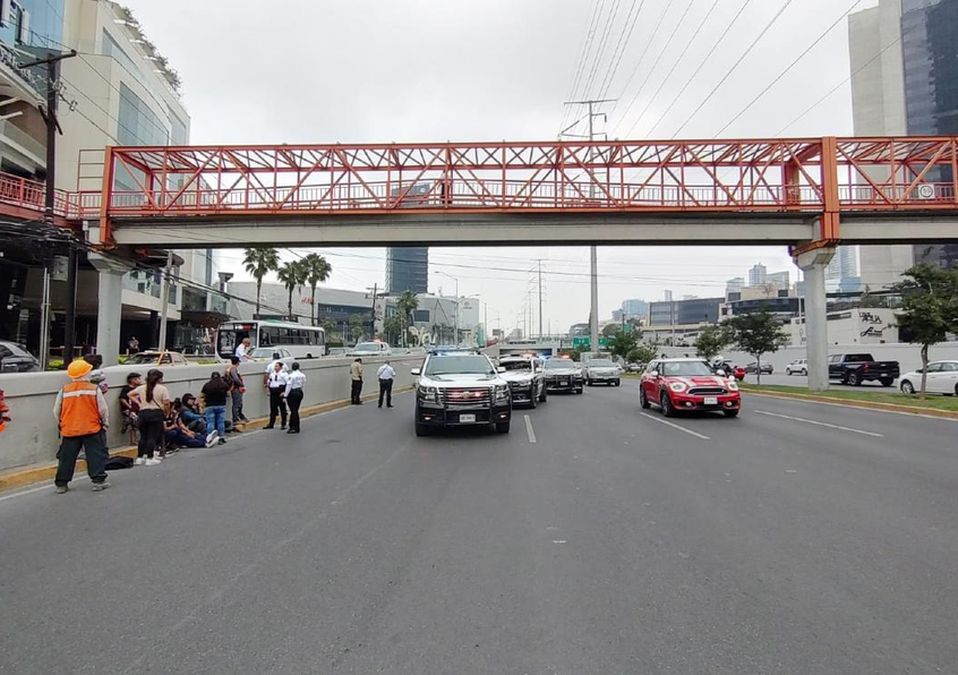 Muere joven en la avenida Lázaro Cárdenas en San Pedro. | Agustín Martínez