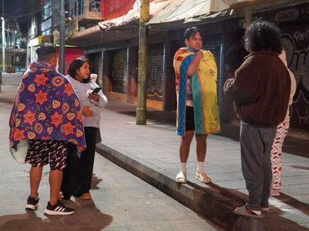 Cuando suena la Alerta Sísmica, los capitalinos bajan a la calle para resguardarse | Cuartoscuro