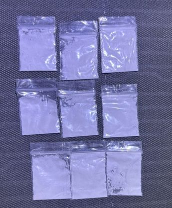 Bolsas con presunta cocaína decomisadas al detenido. | Cortesía