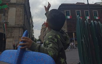 El pequeño Luis sueña con ser piloto del ejercito /Cortesía
