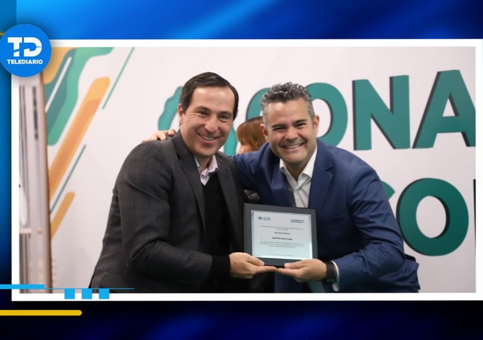 Otorgan reconocimientos a empresas que han permitido la implementación del sistema dual | Luis Guerra