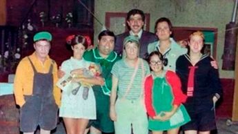 Edgar Vivar junto al elenco de El Chavo del 8.