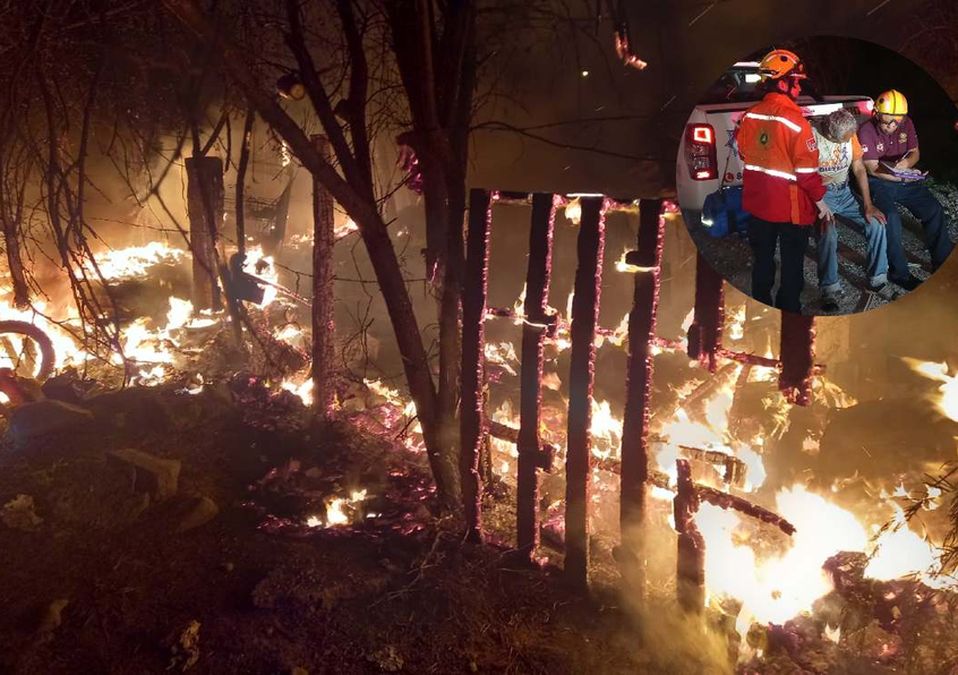 Abuelito es rescatado tras quedar entre las llamas durante incendio en Escobedo. | Especial