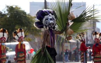 Danzantes de México / Rolando Riestra