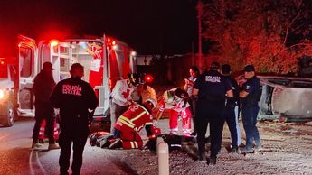 Elementos de la Policía Civil Coahuila realizaron los peritajes en el lugar del accidente registrado a las 3:00 a.m.