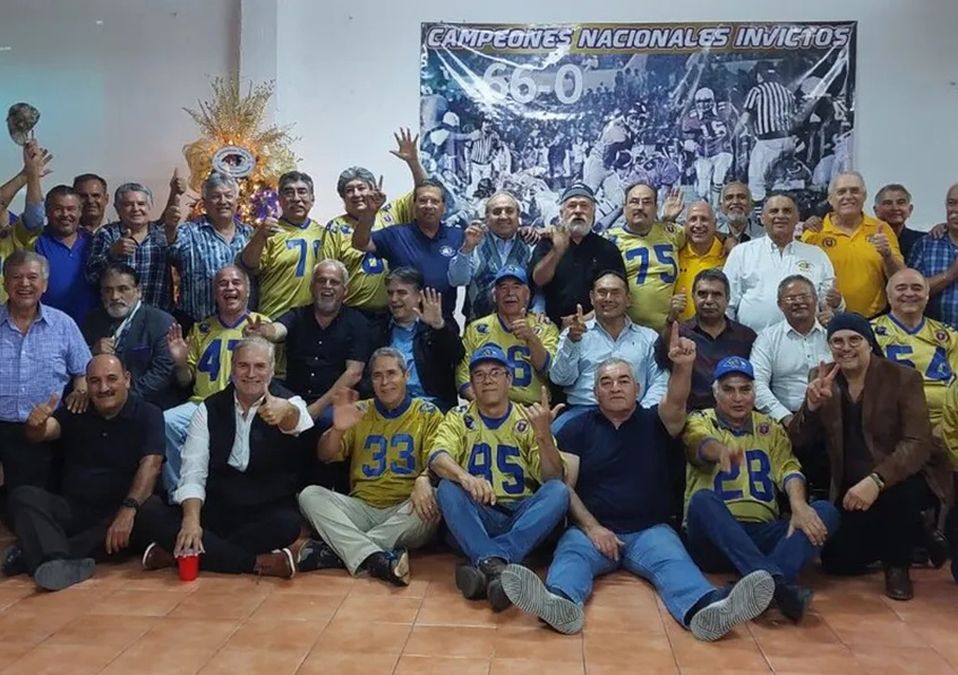 Generación del 77 de Auténticos Tigres se reunieron para celebrar campeonato nacional de forma invicta