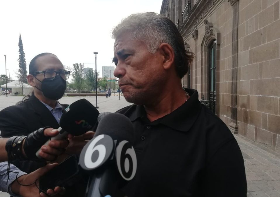 Padre de Yolanda Martínez se reúne con Samuel García. | Sandra González