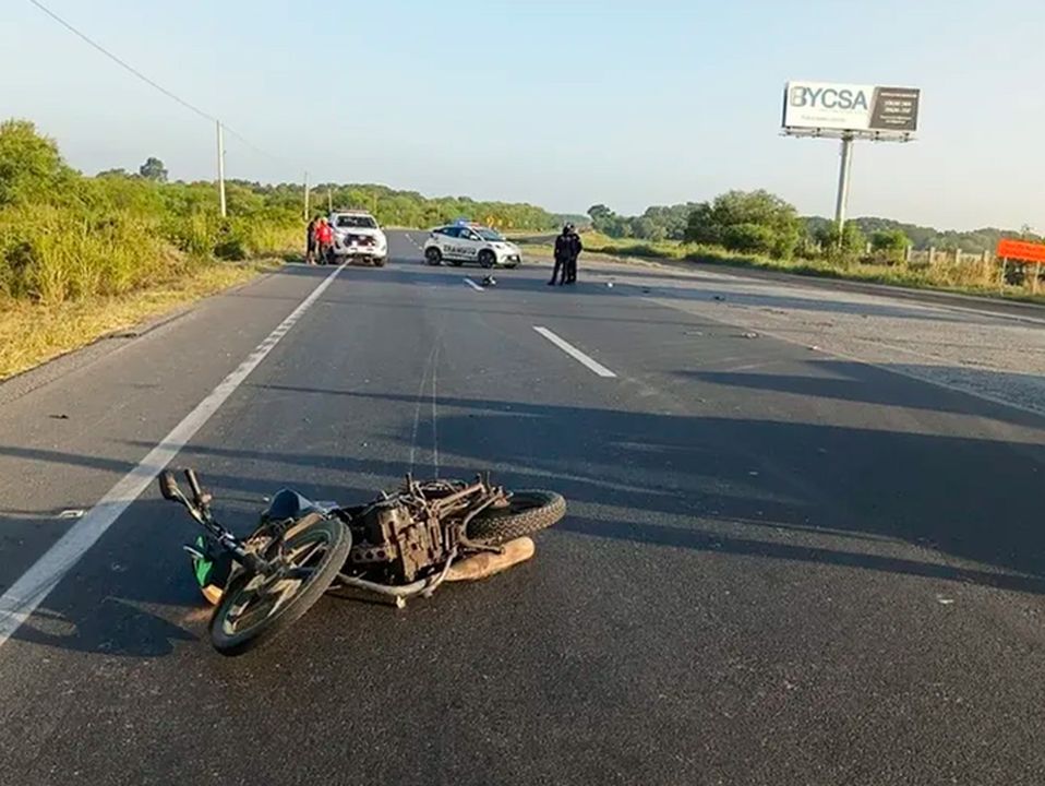 Motociclista pierde la vida después de chocar sobre la Carretera Nacional, en Montemorelos