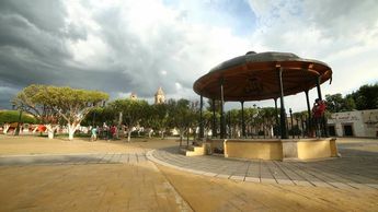 Plaza del pueblo mágico 'Nombre de Dios' en Durango.
