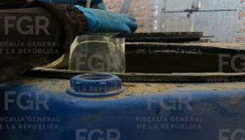 FGR asegura 73 mil 600 litros de combustible clandestino en Yahualica, Jalisco.