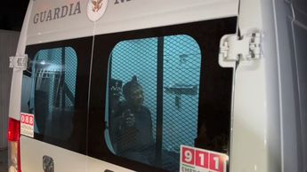 Mario Marín siendo trasladado a su casa de Puebla en 2024 para cumplir con su arraigo domiciliario / Agencia Es Imagen