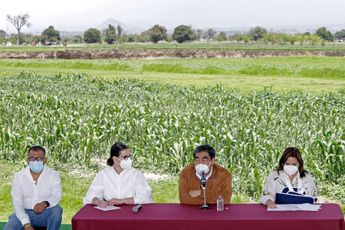 En 2021, el entonces gobernador Miguel Barbosa dio una conferencia desde la zona del socavón en Zacatepec / Agencia Cuartoscuro