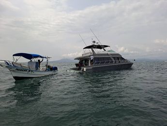 Yate presenta falla y comienza a ingresar agua; rescatan a 12 personas en Puerto Vallarta