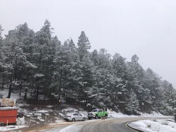 Autoridades realizan operativos ante bajas temperaturas en Arteaga.