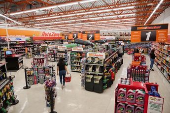 La oferta de productos atiende tanto a automovilistas como al mercado profesional. (Guillermo Quintero)