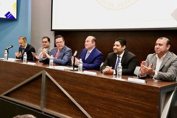 El evento fue presidido por el presidente del Tribunal Superior de Justicia, Arturo Salinas Garza (centro). | Especial