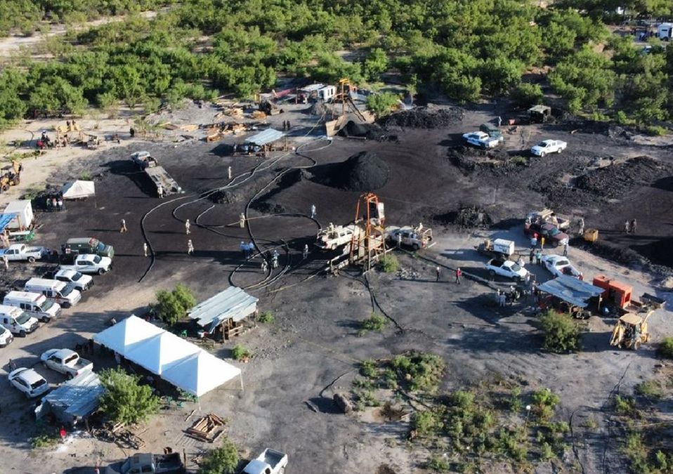 Buzos de fuerzas especiales buscarán a mineros atrapados en Sabinas