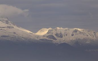 Vista de los volcanes Popocatépetl e Iztaccíhuatl en Puebla / Andrés Lobato