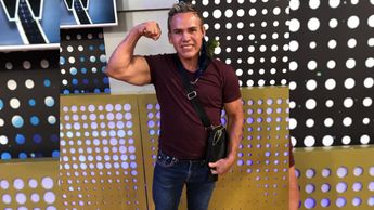 Konan Big en instalaciones de Multimedios Televisión. | Especial