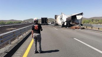 En el sitio murió aparentemente el conductor de uno de los tráileres. | Especial