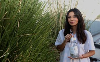 Daya Chiñas, creadora del mezcal Poder / Javier Ríos.