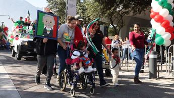 El desfile contó con la participación de 44 contingentes en San Pedro. | Jorge López