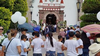 Dan último adiós a Israel, menor que perdió la vida por bala perdida en Otumba, Estado de México / Juan Camacho