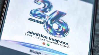 Con atención y documentos listos, los estudiantes de Puebla realizan su registro y validación en el portal de la BUAP | Es Imagen