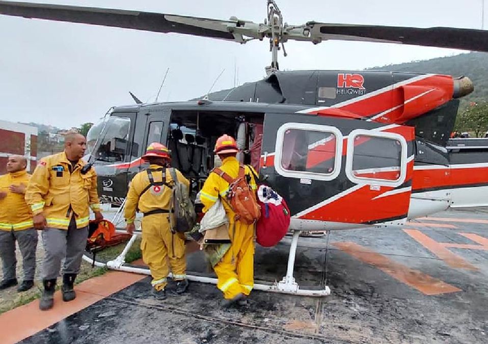 Activan Brigada Fénix para sofocar incendio forestal en Nuevo León. | Facebook Protección Civil