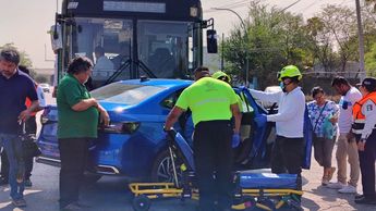 El choque provocó una movilización de cuerpos de rescate. | Marcela Cuevas