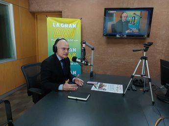 Gerardo Palacios Pámanes en el estudio de Telediario Radio. | Especial