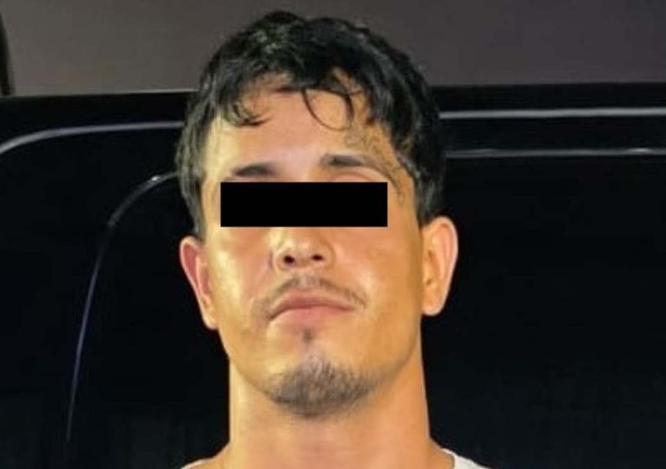 El hombre detenido en Monterrey portaba 52 envoltorios con cocaína en polvo. | Cortesía