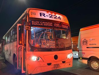 Camión de la Ruta 224 que participó en el accidente vial en Monterrey. | Marcela Cuevas