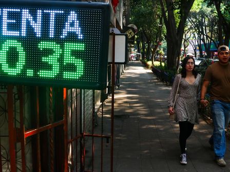 Los bancos modifican las divisas del peso diariamente | Cuartoscuro