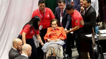 Ifigenia Martínez llega al Congreso de la Unión para toma de posesión de Sheinbaum | Ariana Pérez