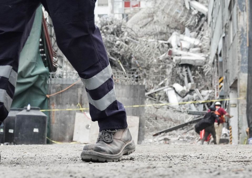 Un edificio que se encontraba en proceso de demolición colapsó en un predio ubicado sobre Calzada San Antonio Abad. / Cuartoscuro