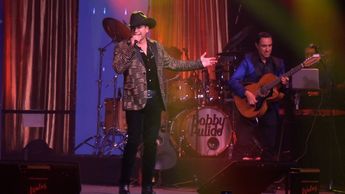 Bobby Pulido también cantó uno de sus grandes éxitos como lo es “Desvelado”. | Ángel Martínez