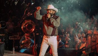 Pancho Barraza, 'El Poeta del Amor', celebra sus 35 años de trayectoria en Metepec. | Mauricio Cavazos