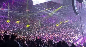 La Arena Monterrey registró un lleno total para ver al Grupo Intocable. | Ileana González