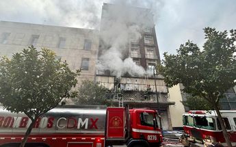 La mujer y el perrito fueron rescatados a las 07:58 horas y fueron atendidos por el ERUM | Karla Guerrero