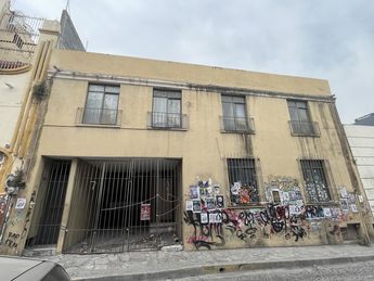 Casa abandonada en Barrio Antiguo / Jerónimo Villarreal