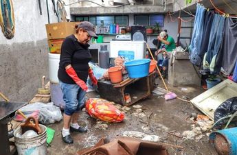 Las casas quedaron llenas de lodo y varias de sus pertenencias se echaron a perder con el agua / Melanie Torres