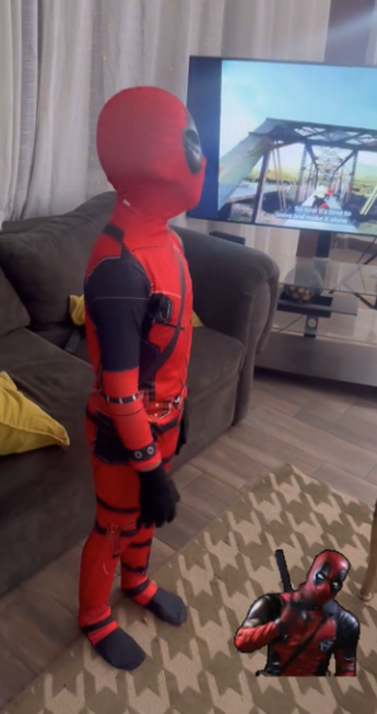 'La Barbie regia' le compró un disfraz a su hijo de Deadpool | Especial