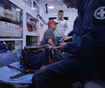 El señor Luis Gálvez siendo atendido por los Servicios de Salud de Zapopan | Telediario