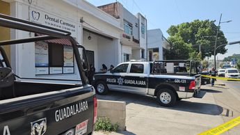 Policías de Guadalajara acordonaron los alrededores del consultorio. | Telediario Especial