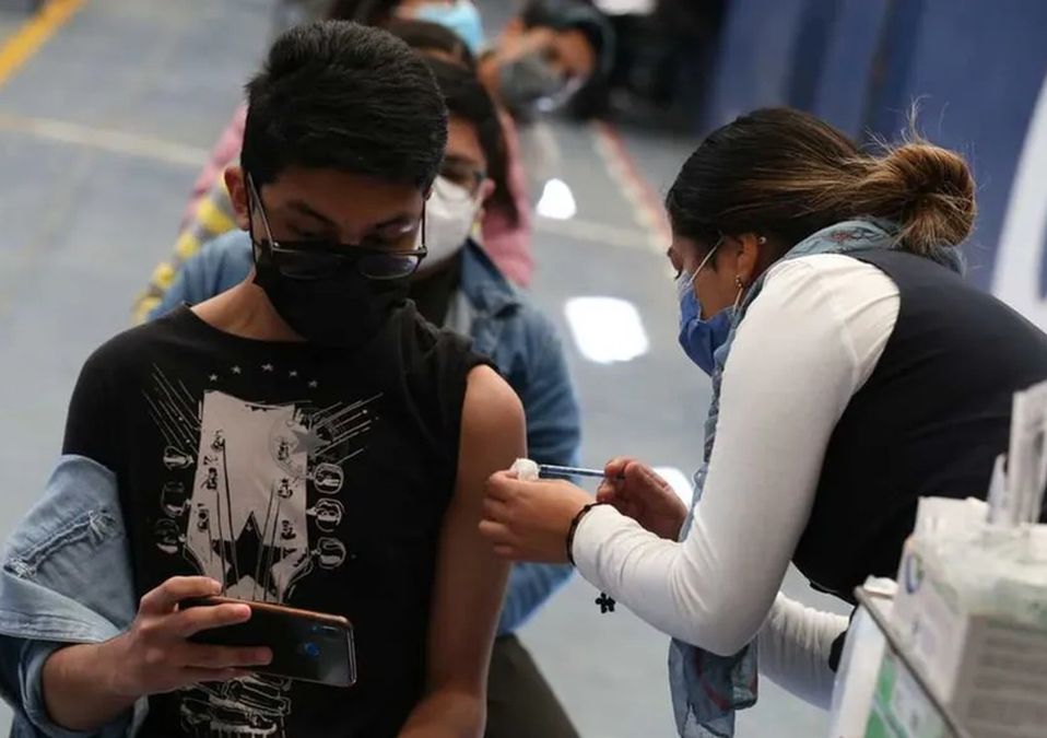 Vacunación covid-19 en menores / Jorge Sánchez