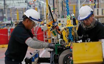 La economía de México se vio impulsada por el crecimiento del comercio y servicios/ Reuters