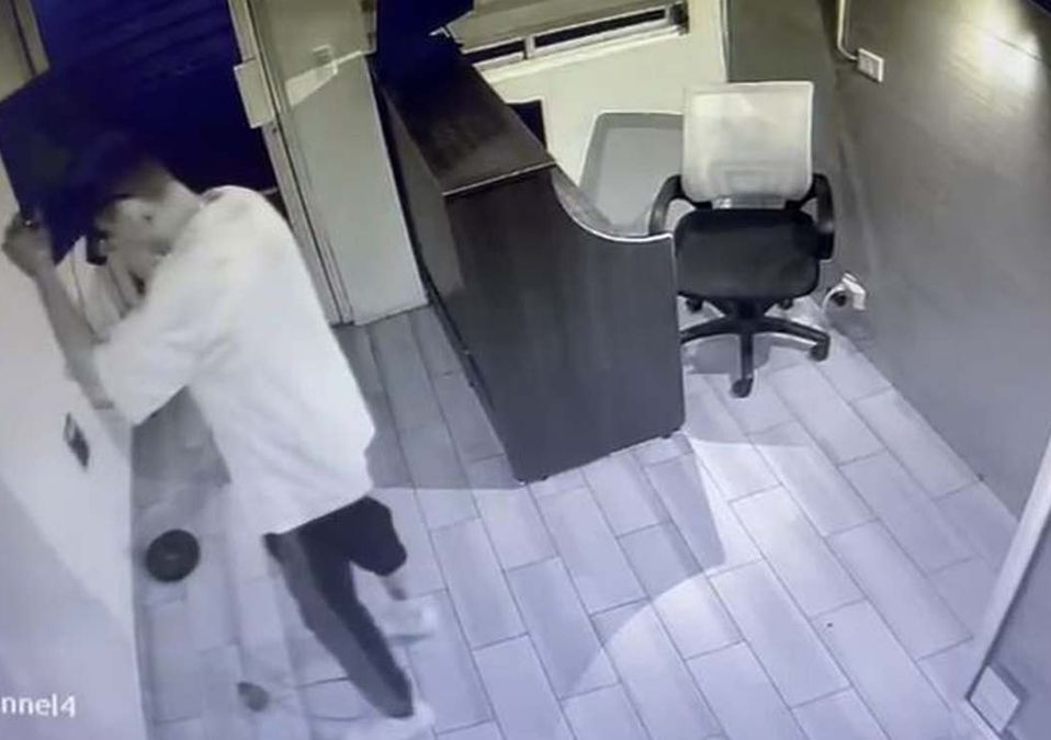 El robo ocurrió en tan solo unos segundos dentro del gimnasio relativamente pequeño. | Cortesía
